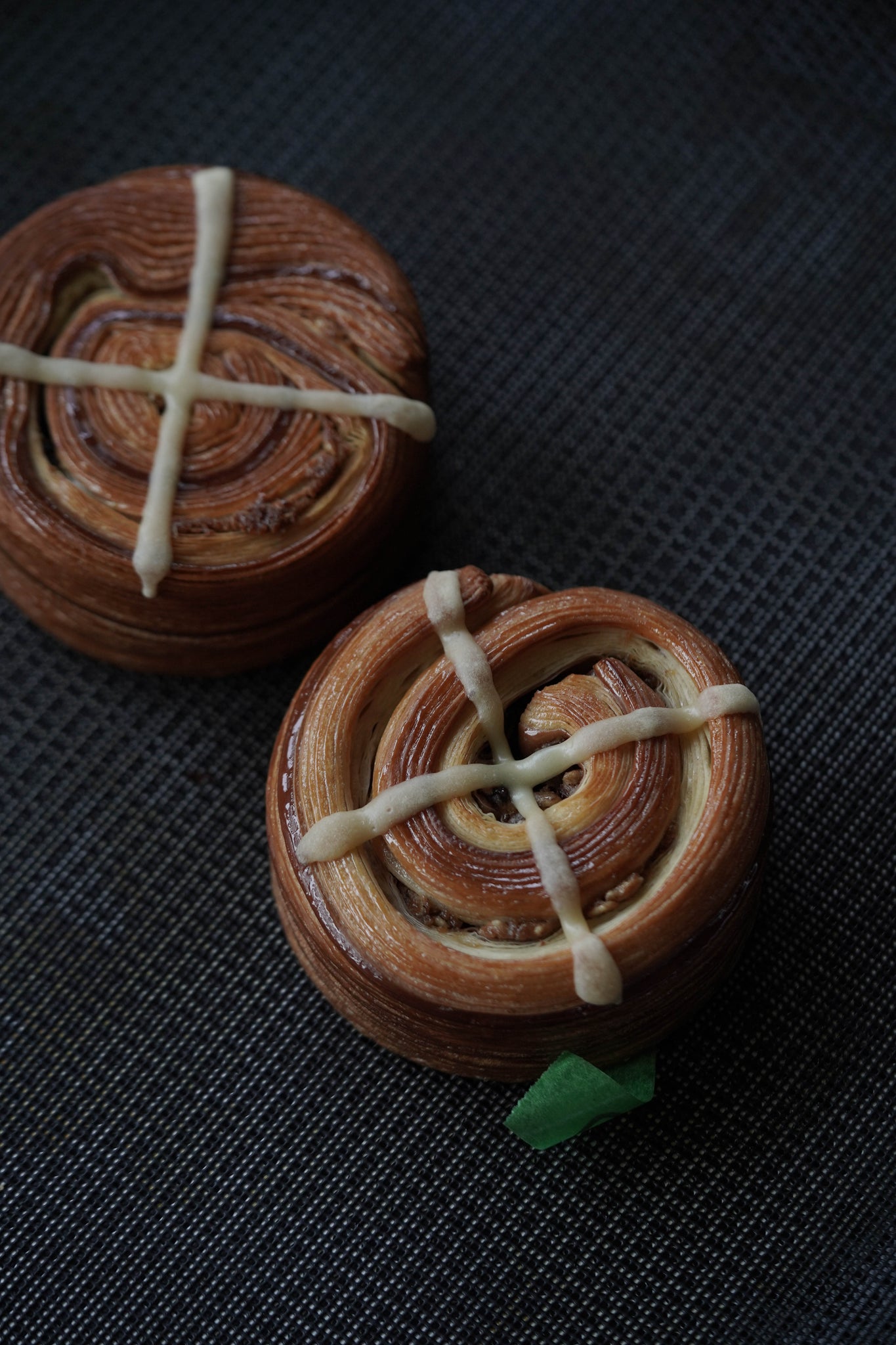 Hot Cross Brioche Feuilletée